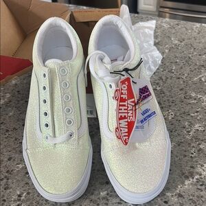 Vans Old Skool Sneakers, (UV Glitter) pink/tr white, 4.5 men’s (6.0 women’s) NIB